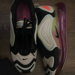 Nike Air Max 720 Women's Sneakers - Black and Cream